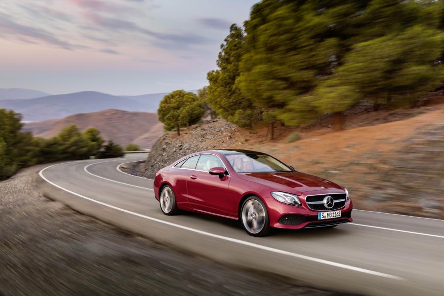  Mercedes-Benz E220 d Avantgarde Coupe 2017 года  (WW) (фото 2 из 29)